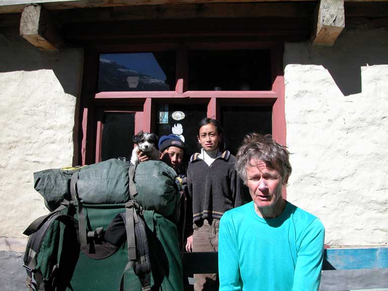 Rain med sin ryggs�ck