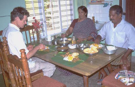 Karumalloor Eating off palm leaves