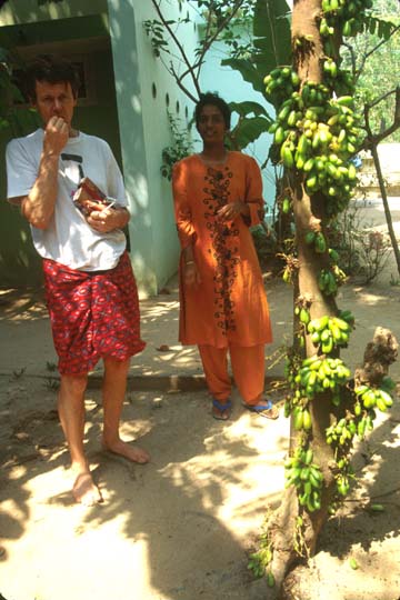 Karumalloor Robert tastes cheminpulli