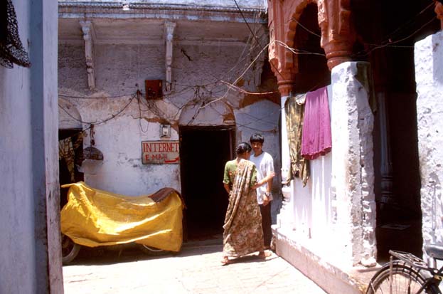 Varanasi Internet cafe