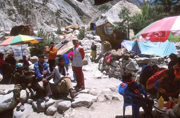 Gangotri trek People resting