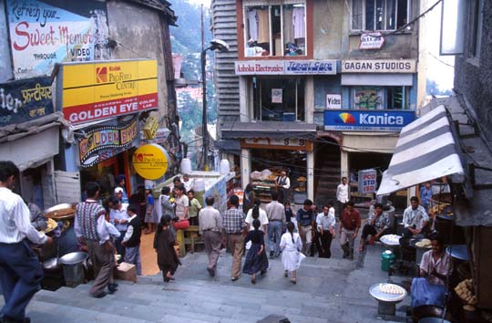 Shimla Hill climb with shops.jsp