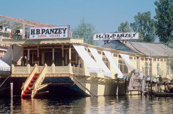 Srinagar Houseboat