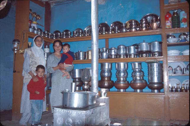 Nubra 2 women in kitchen