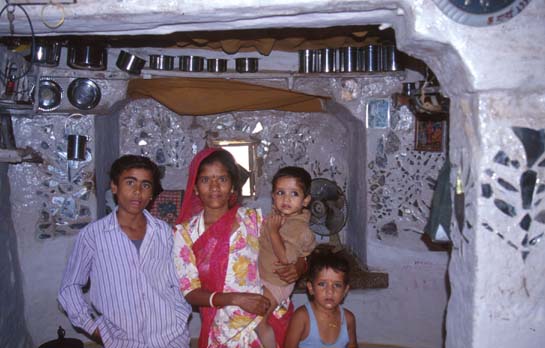 Jaisalmer Kitchen w family