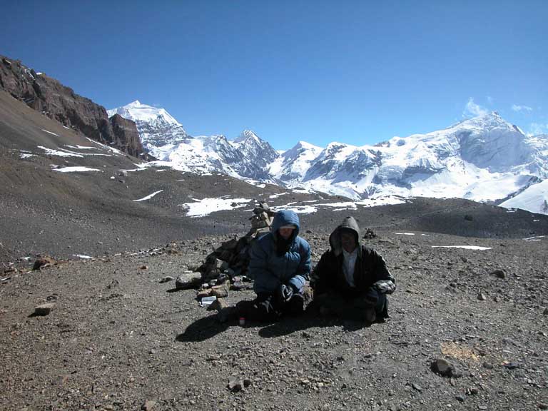 Sprider Surains aska vid Thorong La 5416 m�h