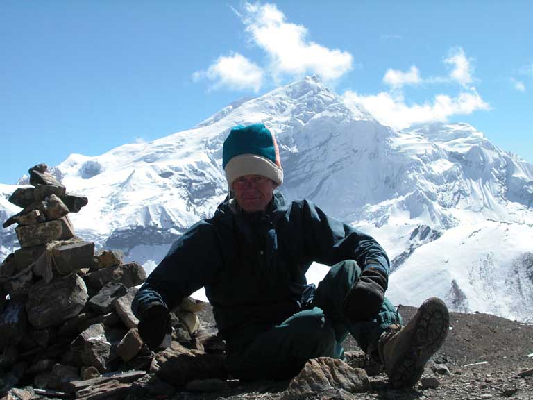 Sprider Surains aska vid Thorong La 5416 m�h