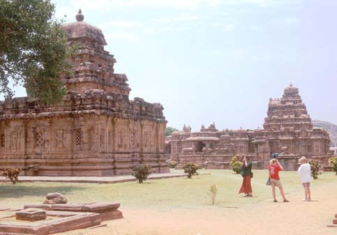 Pattadakal temples n tourists
