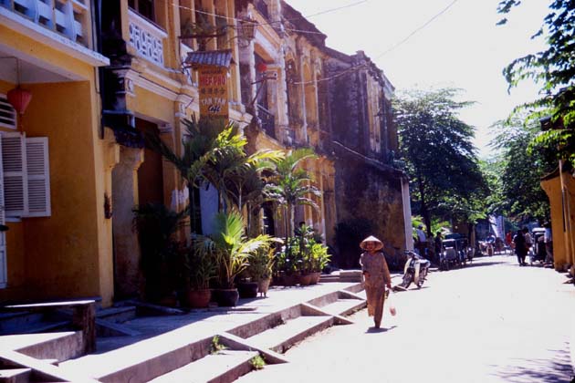 HoiAn ArtGalleries n TailorShops